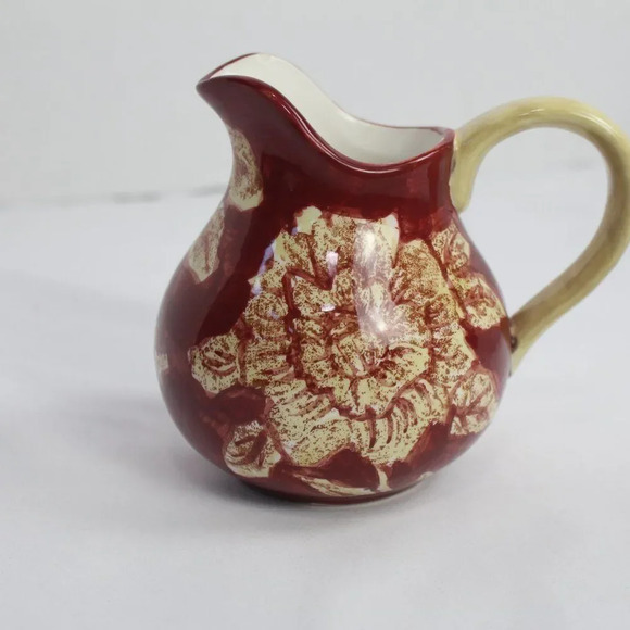Floral creamer  - Picture 1 of 3